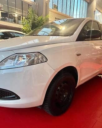 Lancia Ypsilon 0.9 TwinAir 85 CV Metano Elefantino