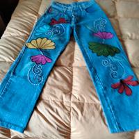 Jeans originali nuovi con disegni cuciti 