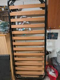 due reti singole compreso materasso singolo 