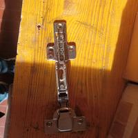 cerniere a scodellino