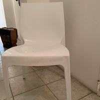 4 sedie in plastica bianche