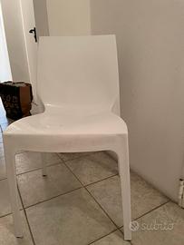 4 sedie in plastica bianche