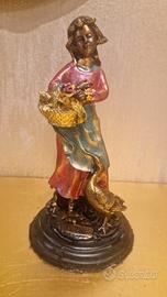 statuetta vintage in metallo dipinta a mano