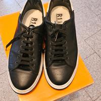Scarpe sneacker da uomo numero 42