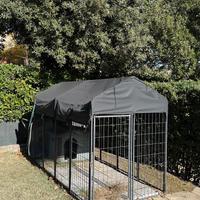 Recinto per cani da esterno con tetto