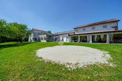 CASA DI CORTE A CARPI