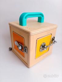 Cassetta sicurezza busy board Hölzerner Lovevery