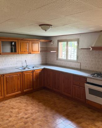 Cucina angolare in legno