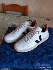 sneakers Sneakers Veja modello V-10
n.40