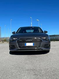 Vendesi Audi A6 berlina