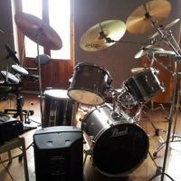 Batteria acustica ed elettronica