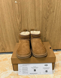 UG G C lassic U ltra Mi ni Marrone 38