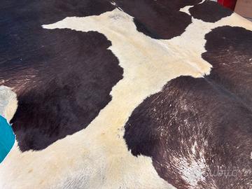 Pelle di mucca bianca e nera