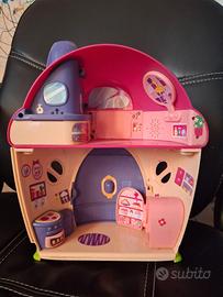 Casetta Cry babies che fa le bolle