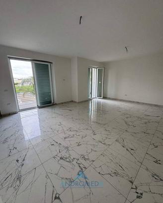Appartamento di 100 m² con 3 locali e box auto a S