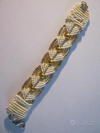 Braccialetto in macramé