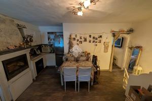 CASA SEMINDIPENDENTE A GEMMANO