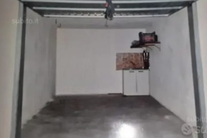 Garage a disposizione