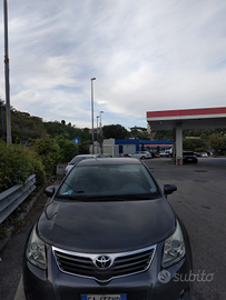 Toyota avensis berlina grigio metallizzo 5 porte