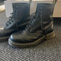 Dr. Martens 38