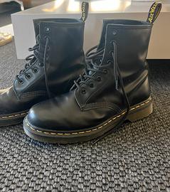 Dr. Martens 38