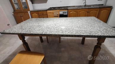 Tavolo in marmo e legno