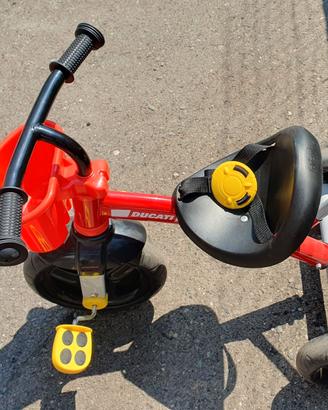 Triciclo Ducati