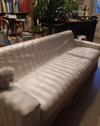 N. 2 DIVANI  LETTO EURO 100-