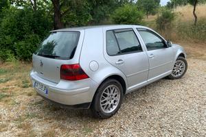 VOLKSWAGEN Golf 4ª serie - 2001