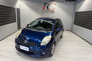 Toyota Yaris 1.3 5 porte Navi 160.000 km Neopatent
