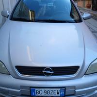 Automobile opel astra berlina