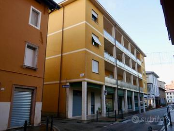 AMPIO APPARTAMENTO TRICAMERE: comfort e spazio ...