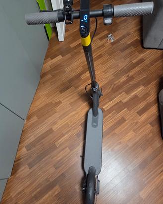 monopattino xiaomi mi1s