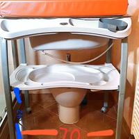 Fasciatoio con vaschetta bagno