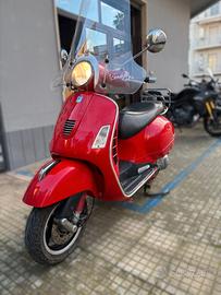 Piaggio Vespa 300 GTS ie SUPER SPORT 2011