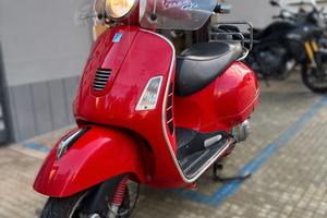 Piaggio Vespa 300 GTS ie SUPER SPORT 2011