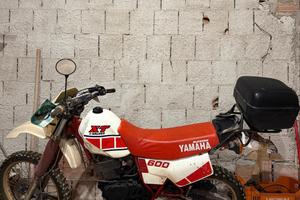 Yamaha XT 600 1984 moto d epoca da restaurare 