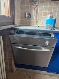 CUCINA CON ELETTRODOMESTICI NUOVA