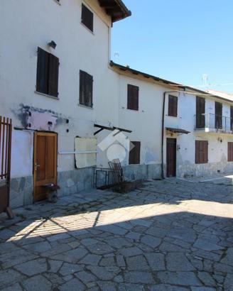 CASA SEMINDIPENDENTE A ORSARA BORMIDA