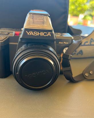 Yashica 230-AF Fotocamera Reflex a Pellicola
