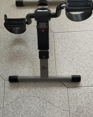 Bicicletta da seduto per ginnastica anziani 
