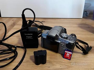 Panasonic Lumix DMC-FZ18 zoom 18x con accessori