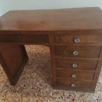 Scrittoio anni 50 in legno massello di castagno