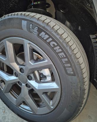 Gomme Michelin pari al nuovo