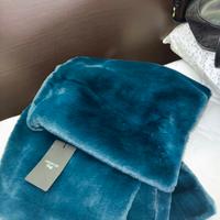 stola in eco pelliccia, di atelier eme