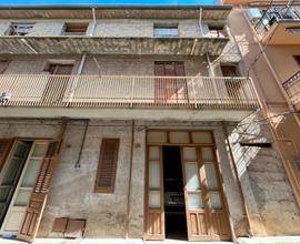 Casa indipendente a Partinico, Via Nicolosi
