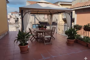 2 Vani con Terrazzo Via Roma 