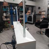 Tavolo postazione parrucchieri con Specchi