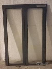 Finestra/porta/sportello in alluminio grigio