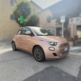 500e Berlina 42 kWh La Prima